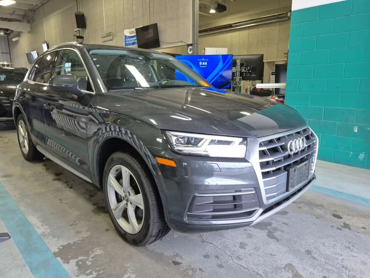 Audi Q5 * PROGRESSIV * ПОДГРЕВ* ПАНОРАМА* , снимка 2 - Автомобили и джипове - 54183913