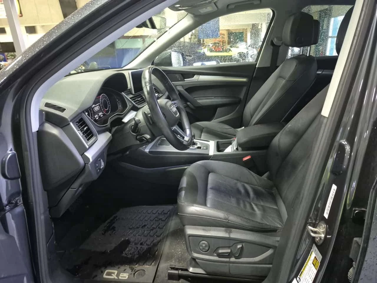 Audi Q5 * PROGRESSIV * ПОДГРЕВ* ПАНОРАМА* , снимка 5 - Автомобили и джипове - 54183913