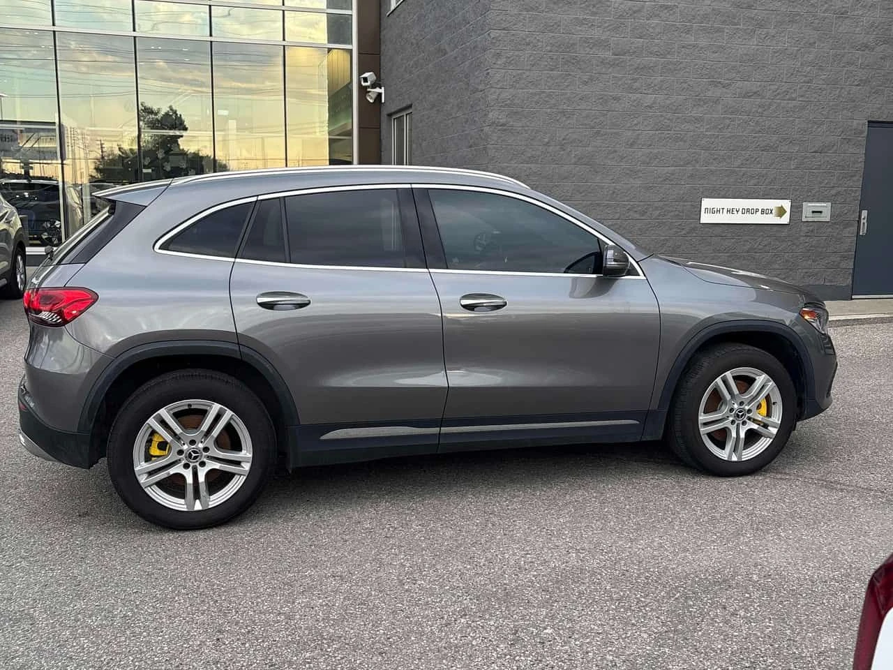 Mercedes-Benz GLA 250 4matic CARFAX, снимка 4 - Автомобили и джипове - 54315549