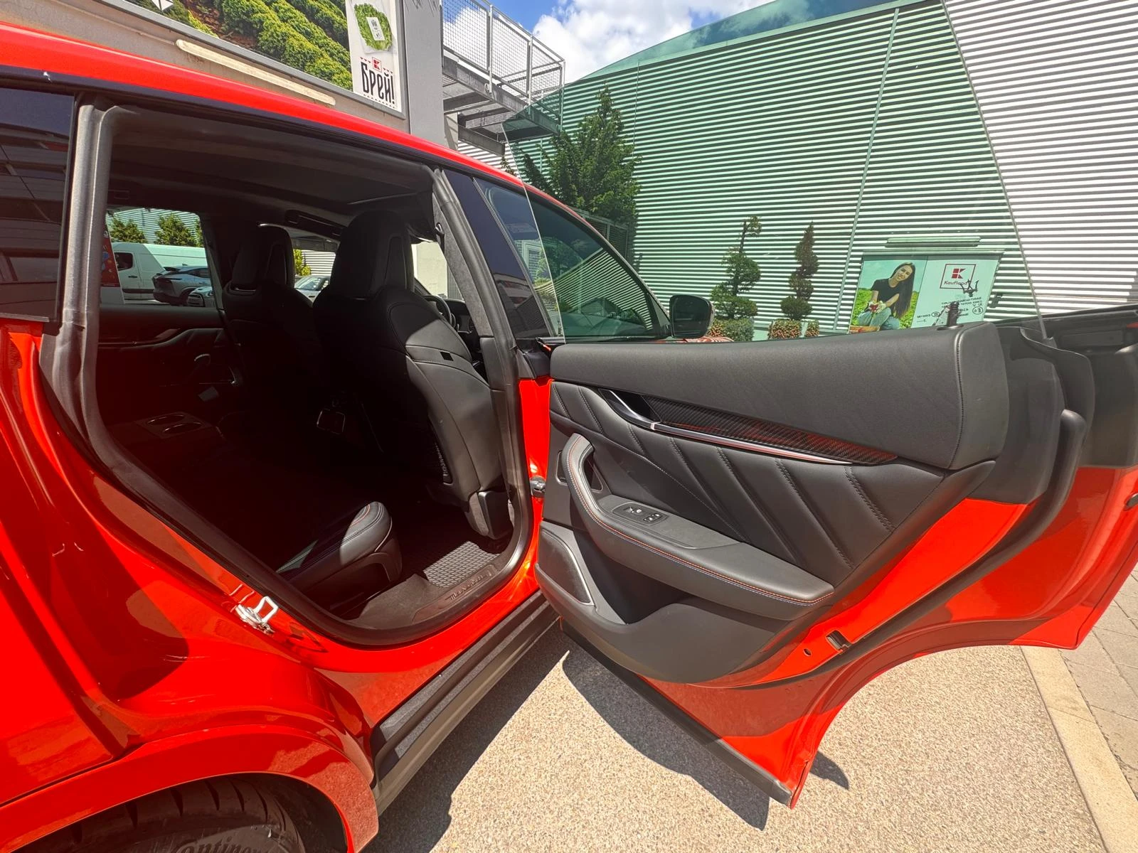 Maserati Levante FTributo , снимка 10 - Автомобили и джипове - 54700639