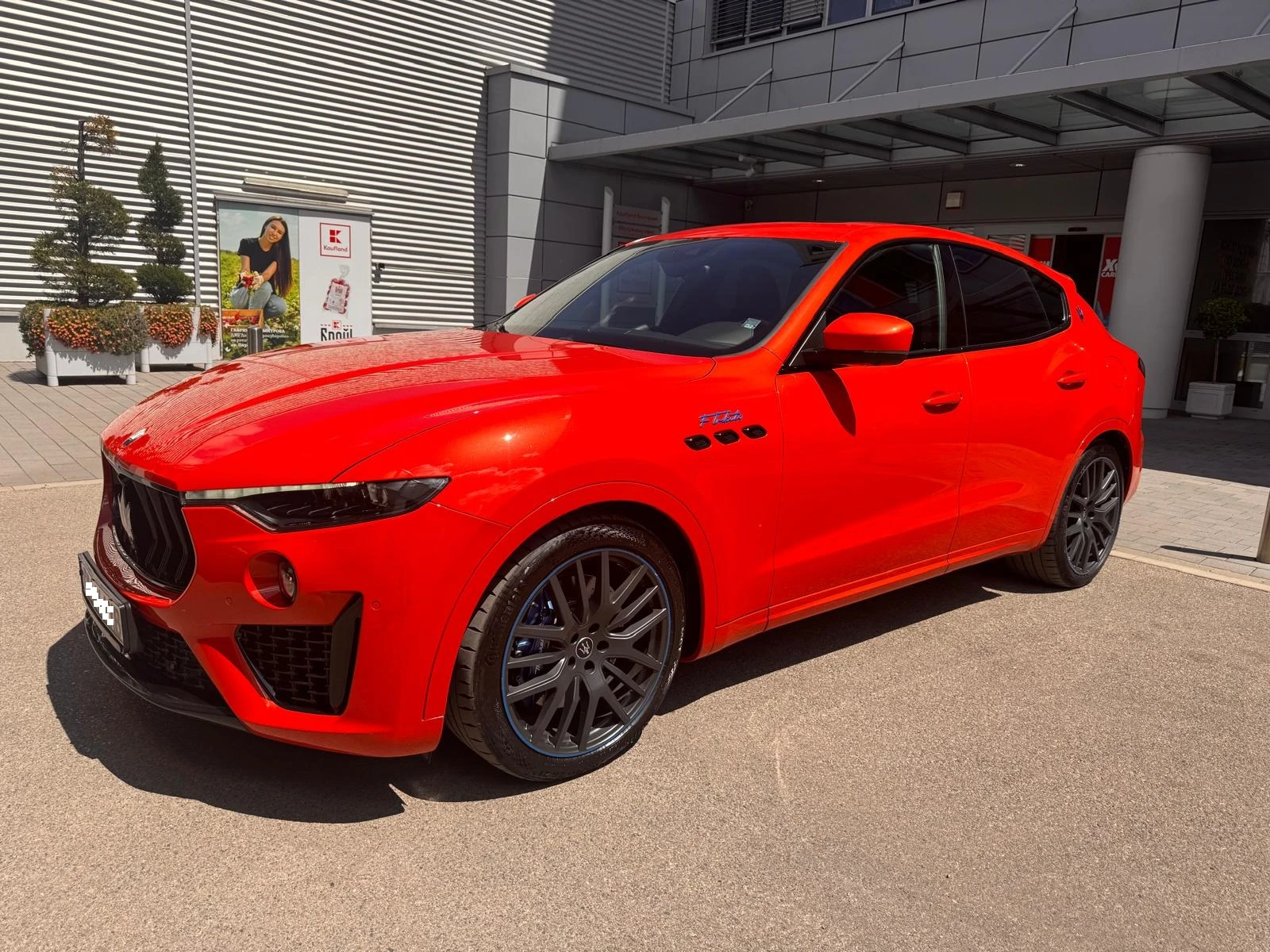 Maserati Levante FTributo , снимка 4 - Автомобили и джипове - 54700639