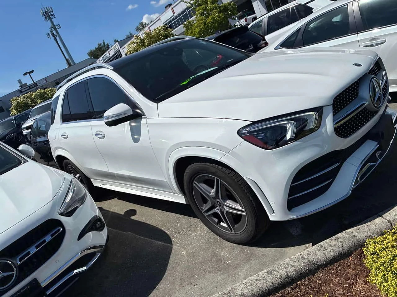 Mercedes-Benz GLC 350 BURMESTER * PANO * KEYLESS *  ПОДГРЕВИ * CARFAX, снимка 3 - Автомобили и джипове - 54705163