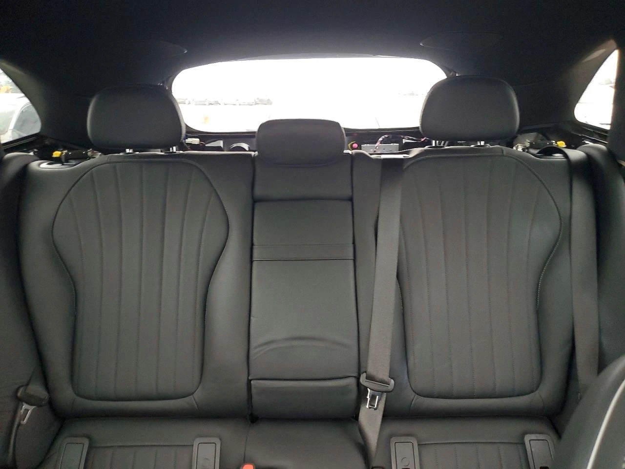 Mercedes-Benz EQE 350* 4MATIC* DISTRONIC* ПОДГРЕВ* ОБДУХ* 360* , снимка 10 - Автомобили и джипове - 56182543