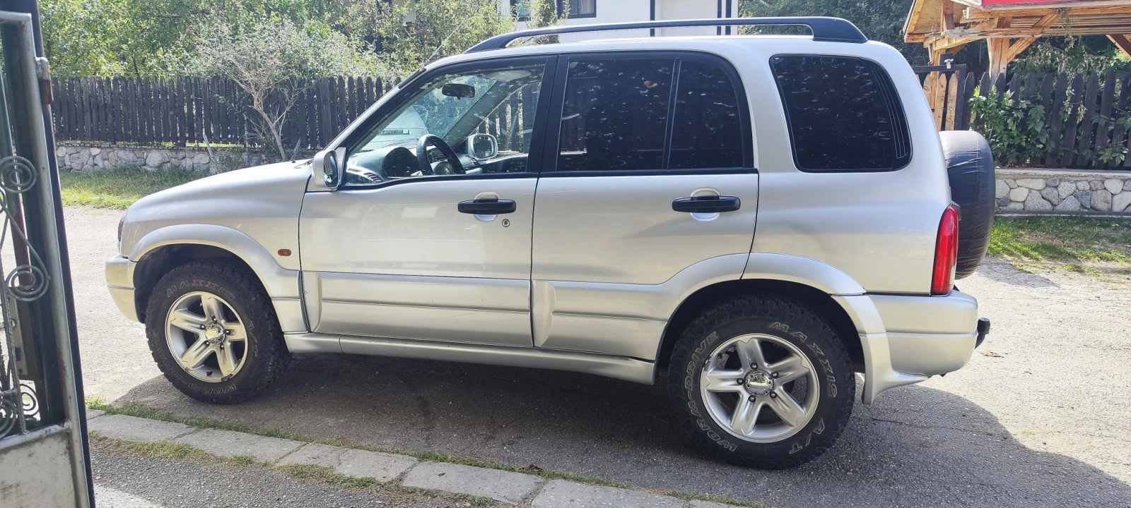 Suzuki Grand vitara 2.0 , снимка 5 - Автомобили и джипове - 56326452