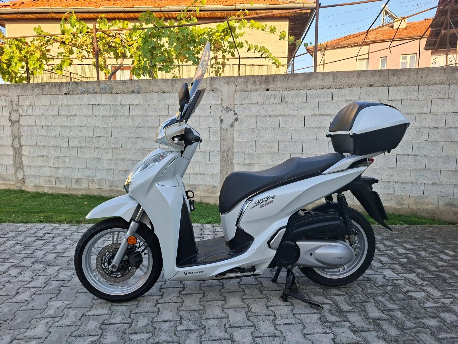 Honda Sh 300 ABS LED, снимка 6 - Мотоциклети и мототехника - 55691696