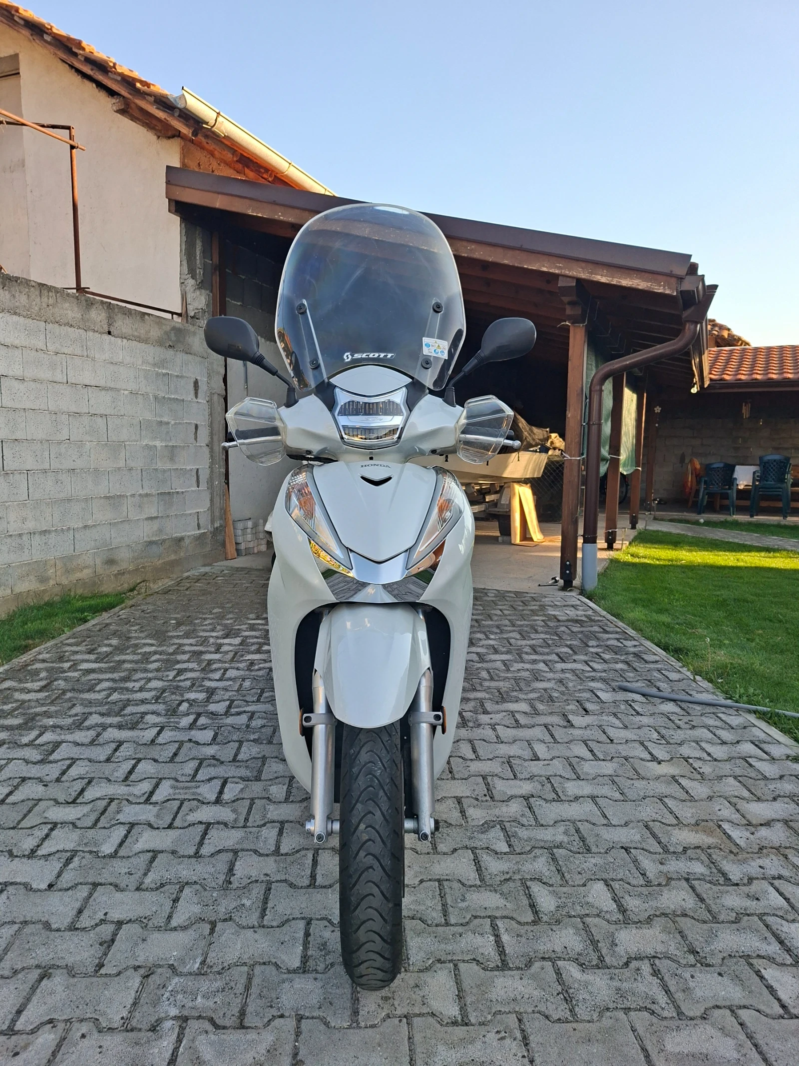 Honda Sh 300 ABS LED, снимка 9 - Мотоциклети и мототехника - 55691696