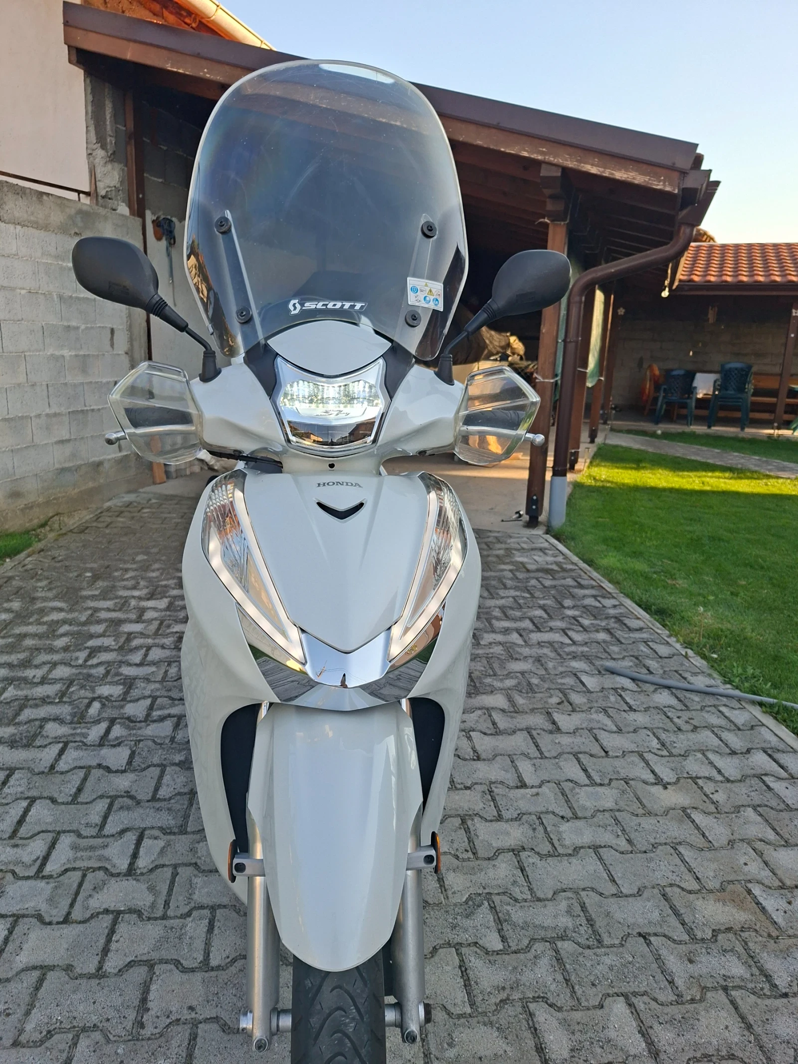 Honda Sh 300 ABS LED, снимка 8 - Мотоциклети и мототехника - 55691696