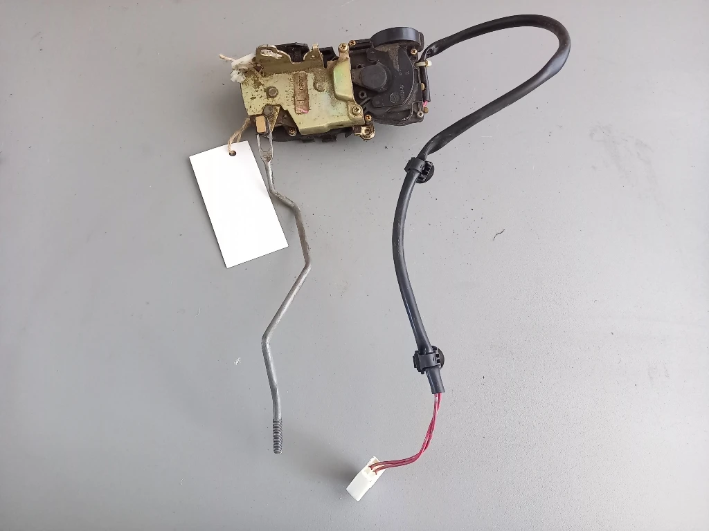 Брава врата предна дясна Мазда Примаси 