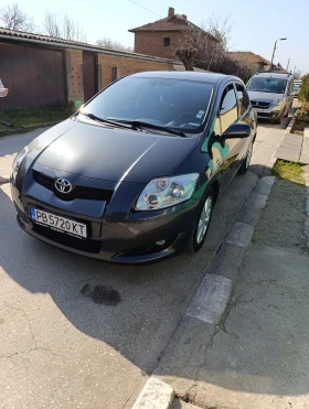 Toyota Auris, снимка 1