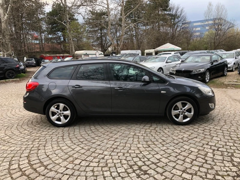 Opel Astra TOURER -ITALIA, снимка 3 - Автомобили и джипове - 40134621