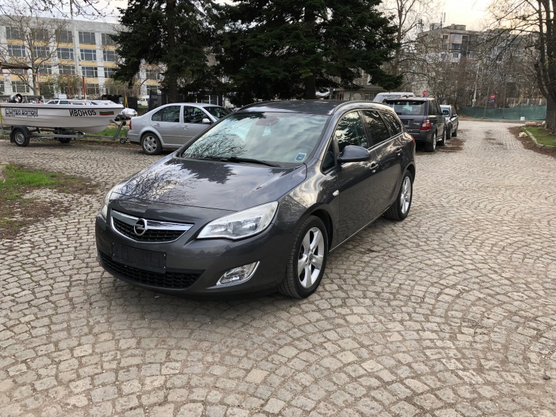 Opel Astra TOURER -ITALIA, снимка 6 - Автомобили и джипове - 40134621