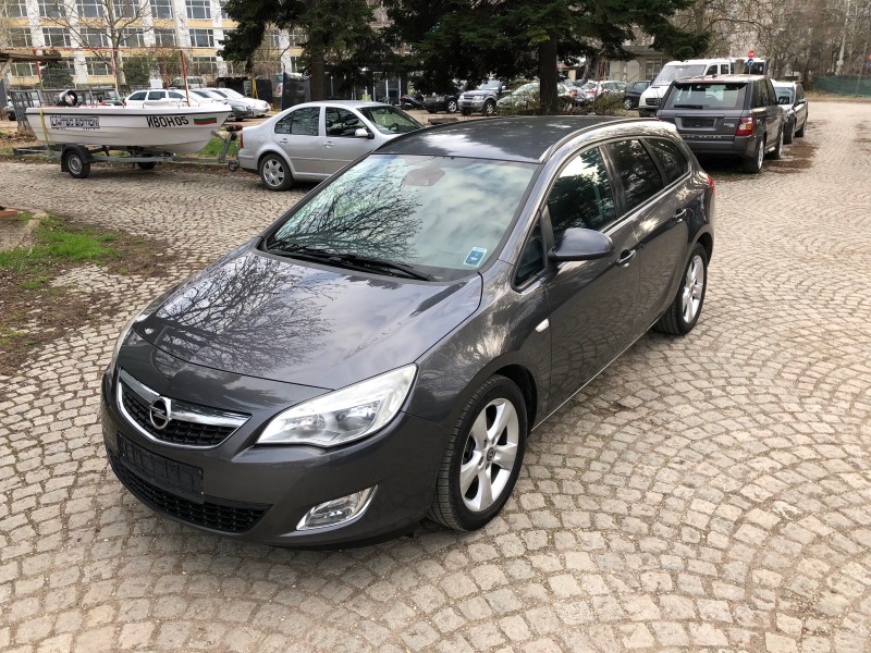 Opel Astra TOURER -ITALIA, снимка 9 - Автомобили и джипове - 40134621