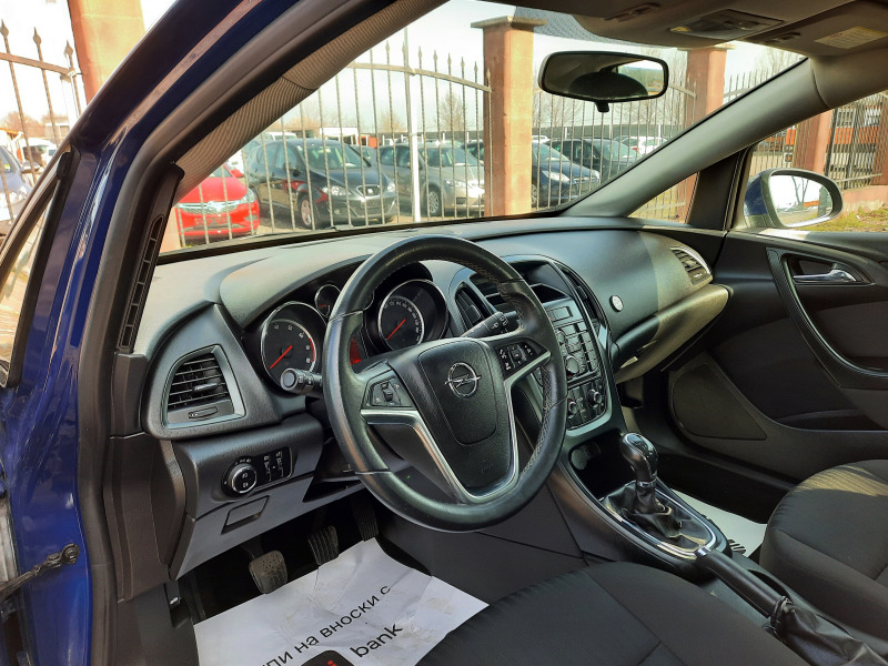 Opel Astra 1.4i, снимка 8 - Автомобили и джипове - 44696864