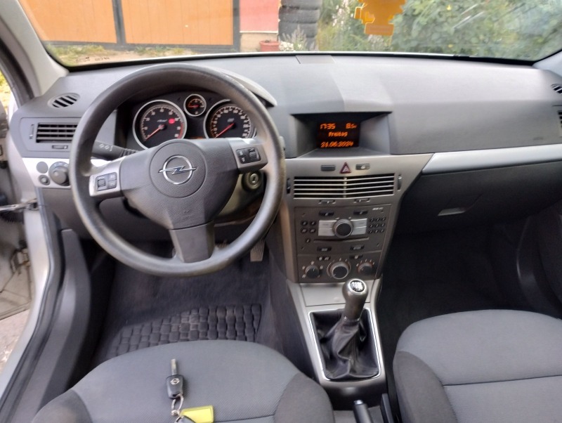 Opel Astra 1.6, снимка 12 - Автомобили и джипове - 46310307