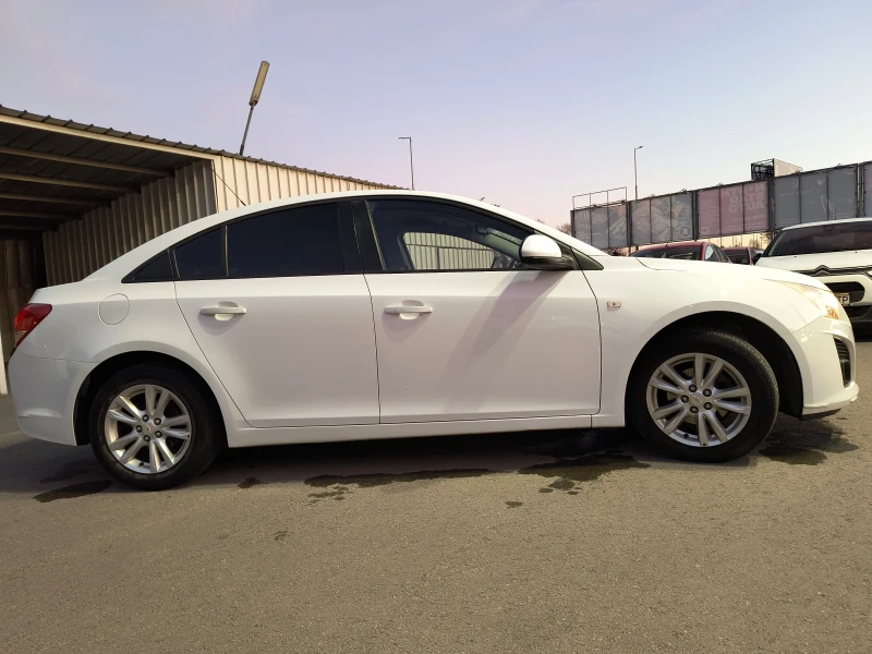 Chevrolet Cruze, снимка 4 - Автомобили и джипове - 48382828