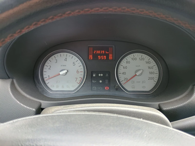 Dacia Sandero 1.4 Бензин/Газ с климатик, снимка 13 - Автомобили и джипове - 50534911