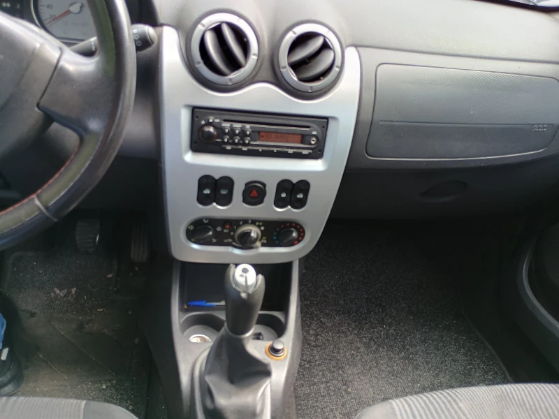 Dacia Sandero 1.4 Бензин/Газ с климатик, снимка 12 - Автомобили и джипове - 50534911