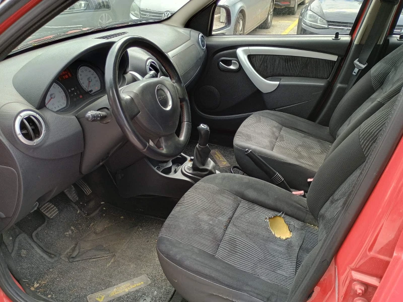 Dacia Sandero 1.4 Бензин/Газ с климатик, снимка 11 - Автомобили и джипове - 50534911