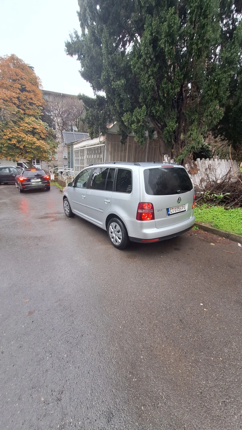 VW Touran, снимка 5 - Автомобили и джипове - 52581993