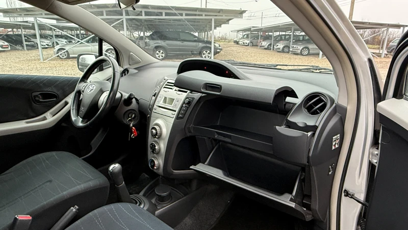 Toyota Yaris 1.0/69кс/EURO 4/НОВ ВНОС ОТ ИТАЛИЯ, снимка 14 - Автомобили и джипове - 52874545
