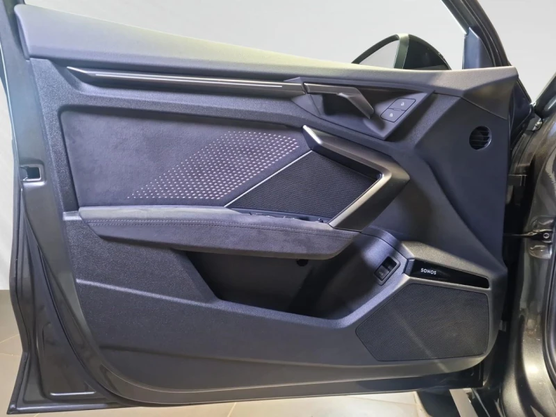 Audi Rs3 2.5 TFSI/FACELIFT/SONOS/BLACK OPTIC/MATRIX/, снимка 6 - Автомобили и джипове - 53262667