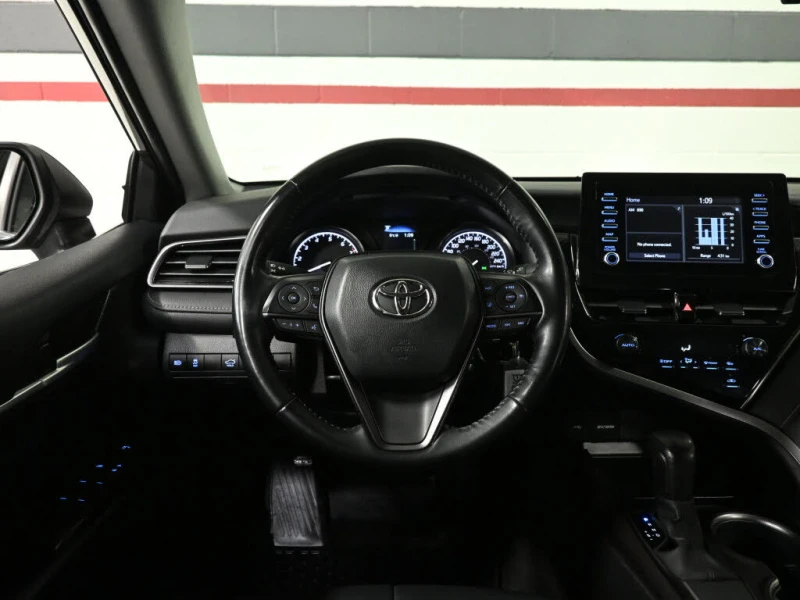 Toyota Camry SE* FWD* АвтоКредит* (Цена до БГ), снимка 11 - Автомобили и джипове - 53417404