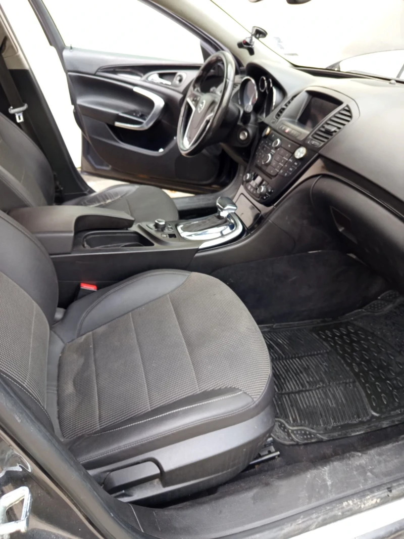 Opel Insignia Sport tourier, снимка 7 - Автомобили и джипове - 53439004