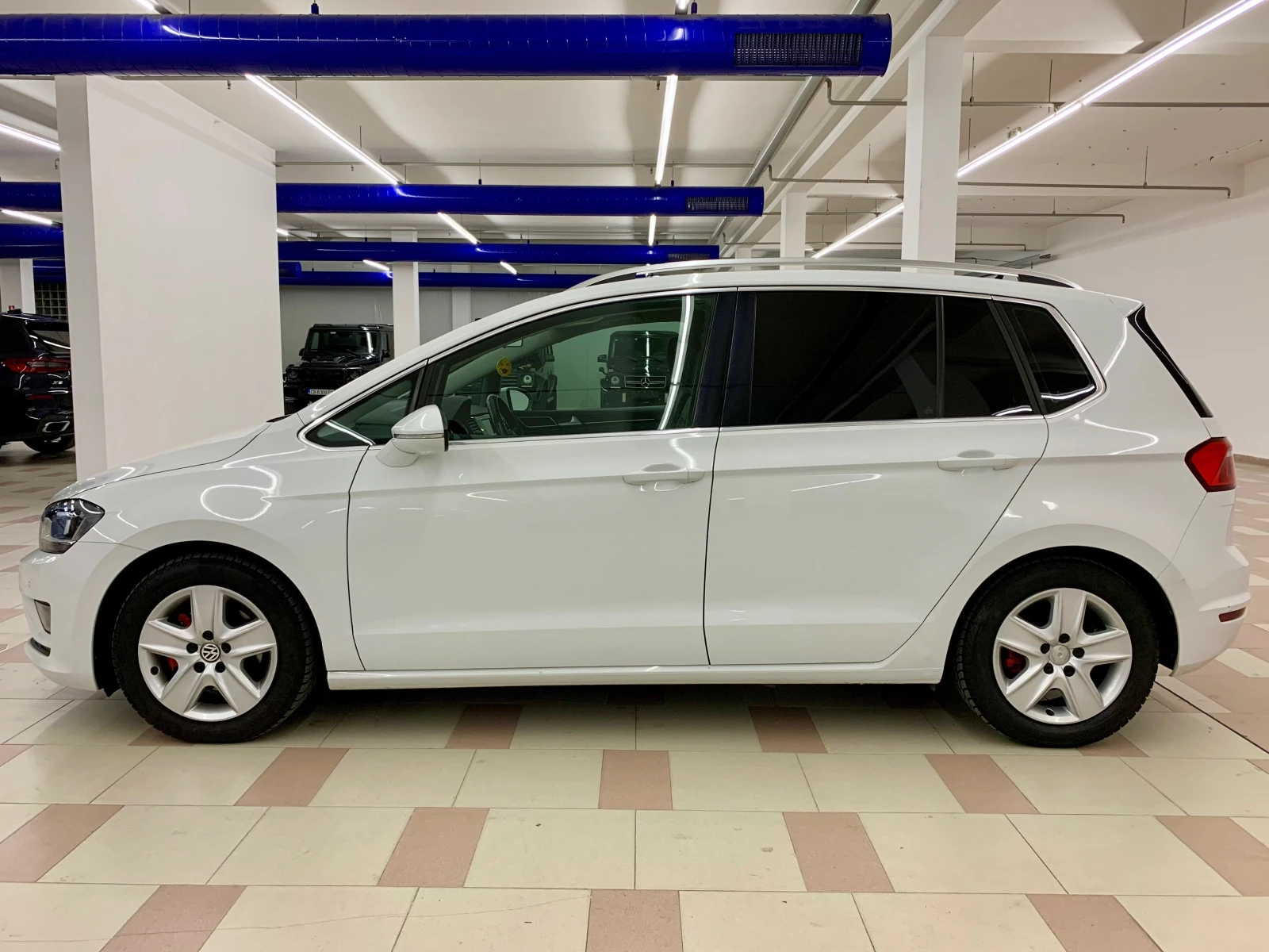 VW Sportsvan 1.4TSI DSG 106000km. XENON - изображение 7