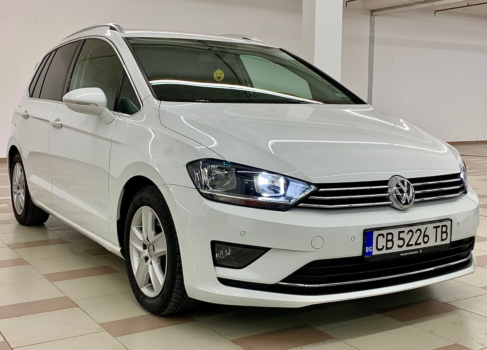 VW Sportsvan 1.4TSI DSG 106000km. XENON - изображение 3