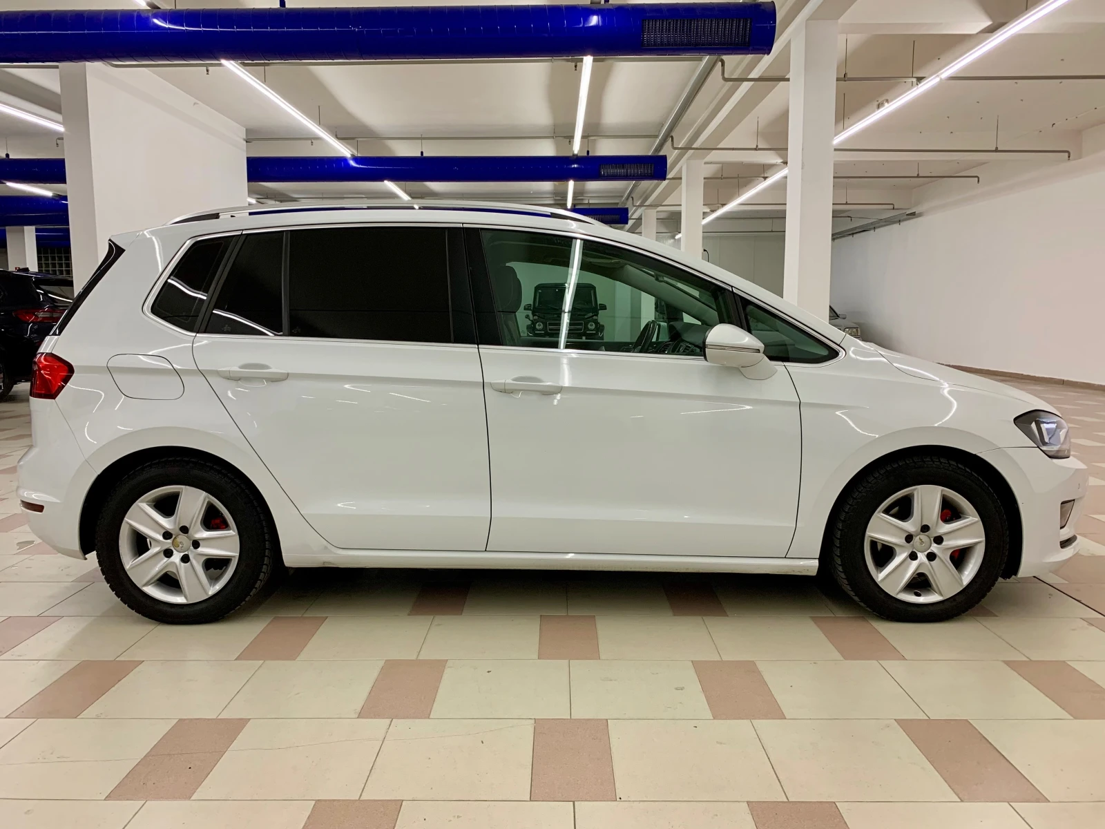 VW Sportsvan 1.4TSI DSG 106000km. XENON - изображение 8