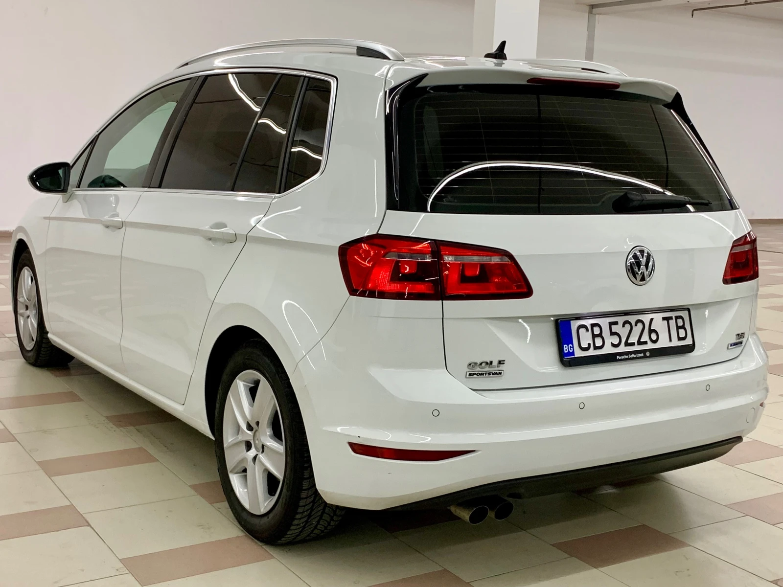 VW Sportsvan 1.4TSI DSG 106000km. XENON - изображение 4