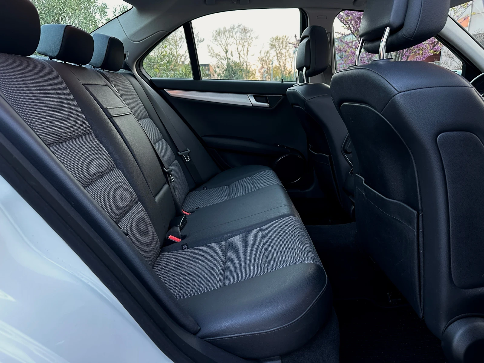 Mercedes-Benz C 220 CDI FULL AMG LINE FACELIFT LED PANO NAVI  | Mobile.bg   12