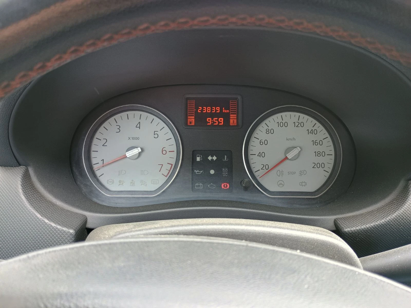 Dacia Sandero 1.4 Бензин/Газ с климатик | Mobile.bg — изображение 13