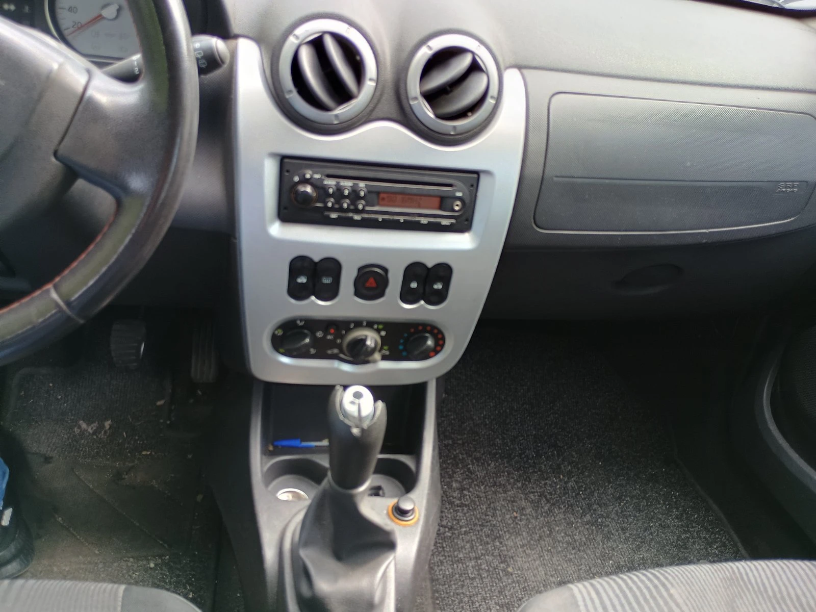 Dacia Sandero 1.4 Бензин/Газ с климатик | Mobile.bg — изображение 12