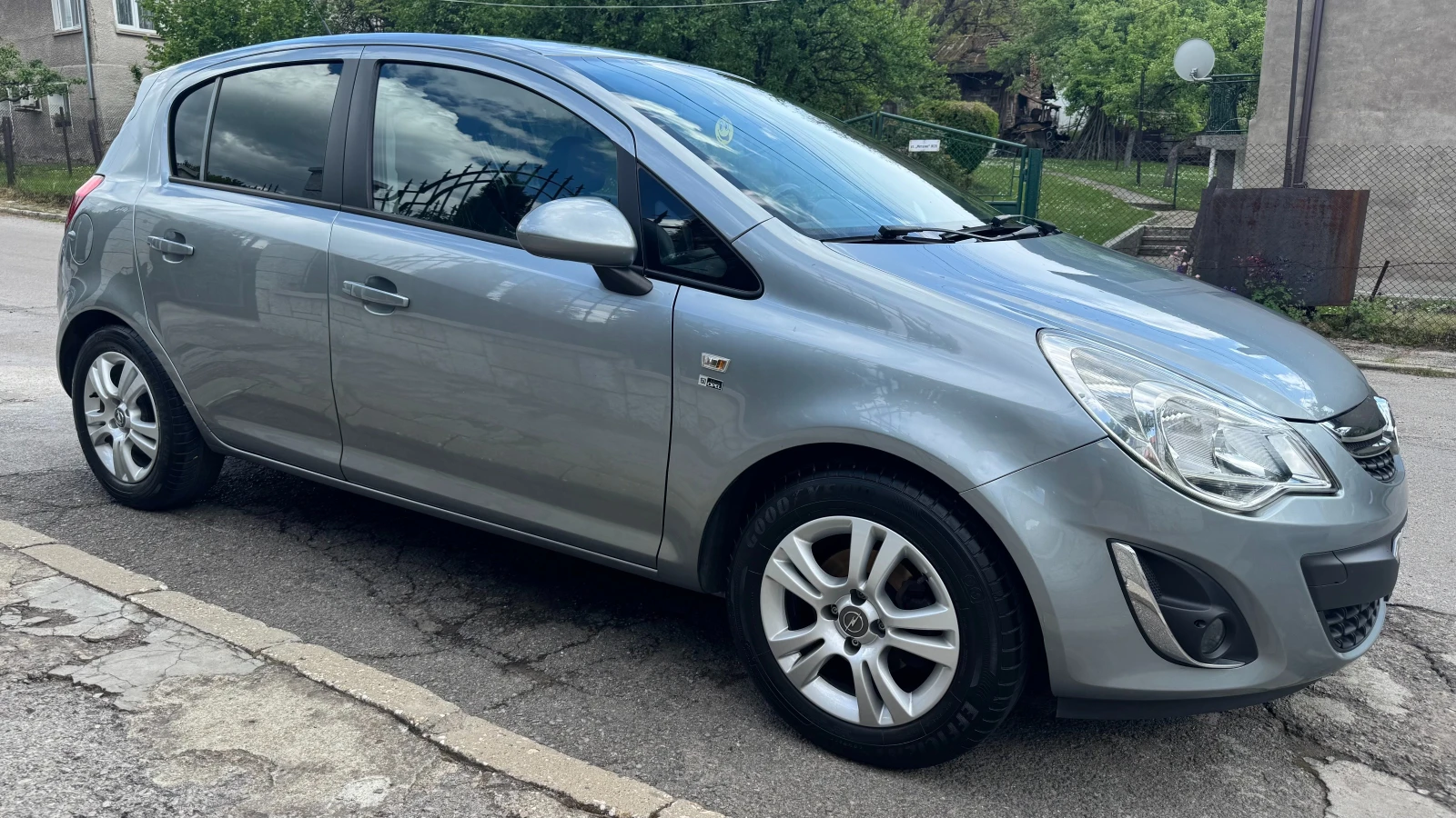 Opel Corsa 1.4 90кс. ГАЗ - изображение 7