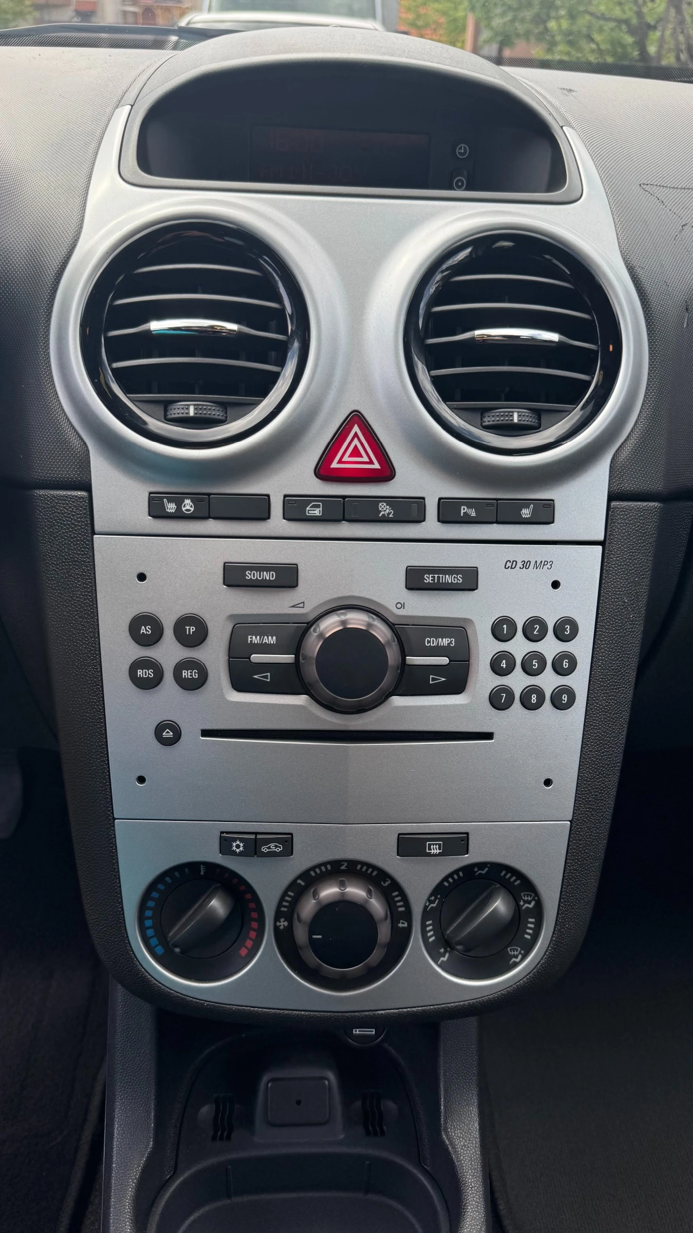 Opel Corsa 1.4  | Mobile.bg   11