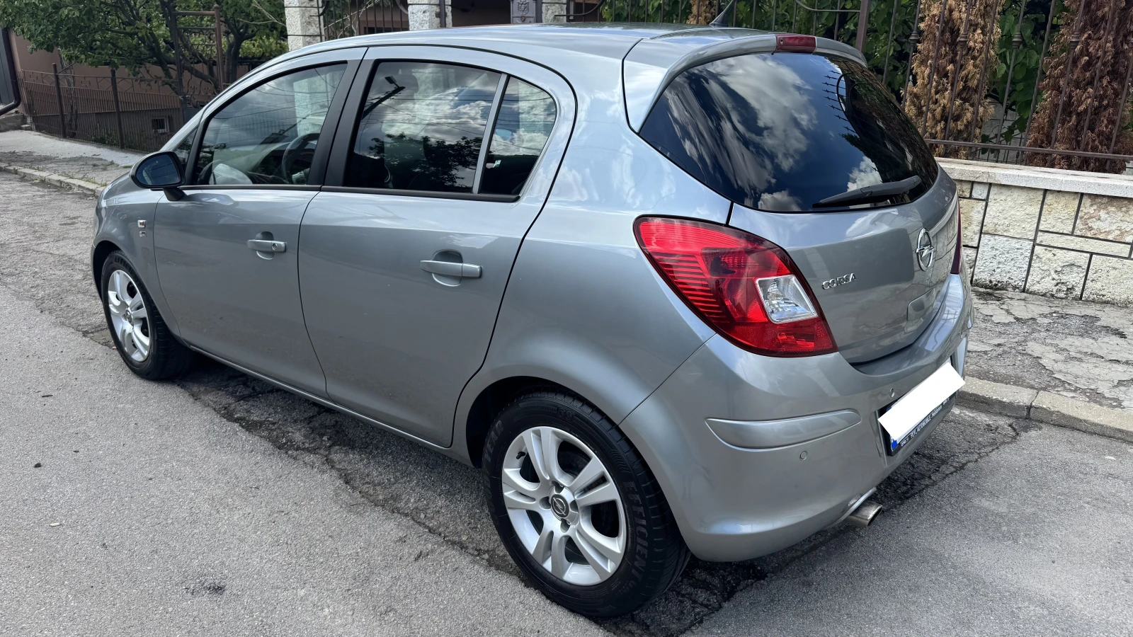 Opel Corsa 1.4 90кс. ГАЗ - изображение 4