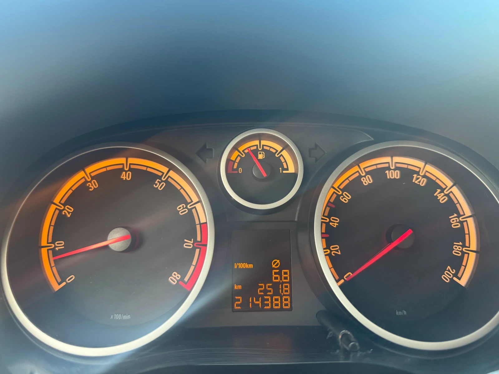 Opel Corsa 1.4 90кс. ГАЗ - изображение 10