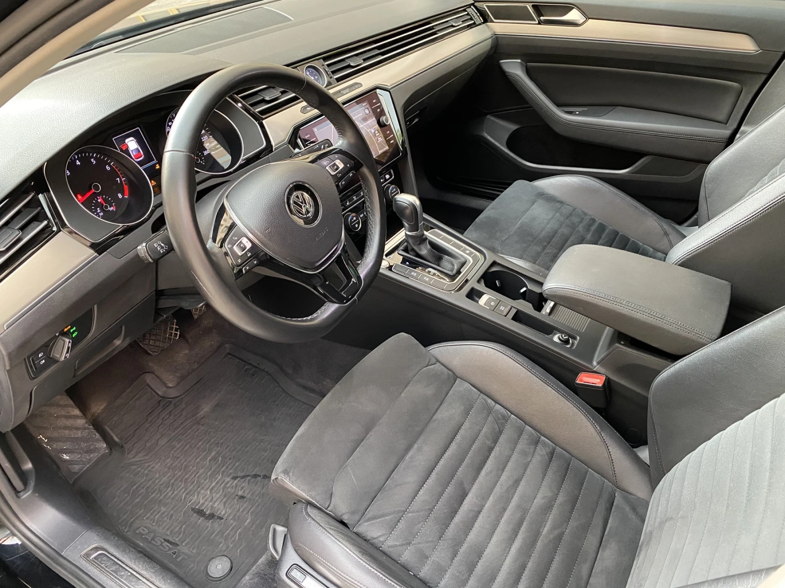 VW Passat 1.8 TSI / Highline / Led /ACC/Българска - изображение 10
