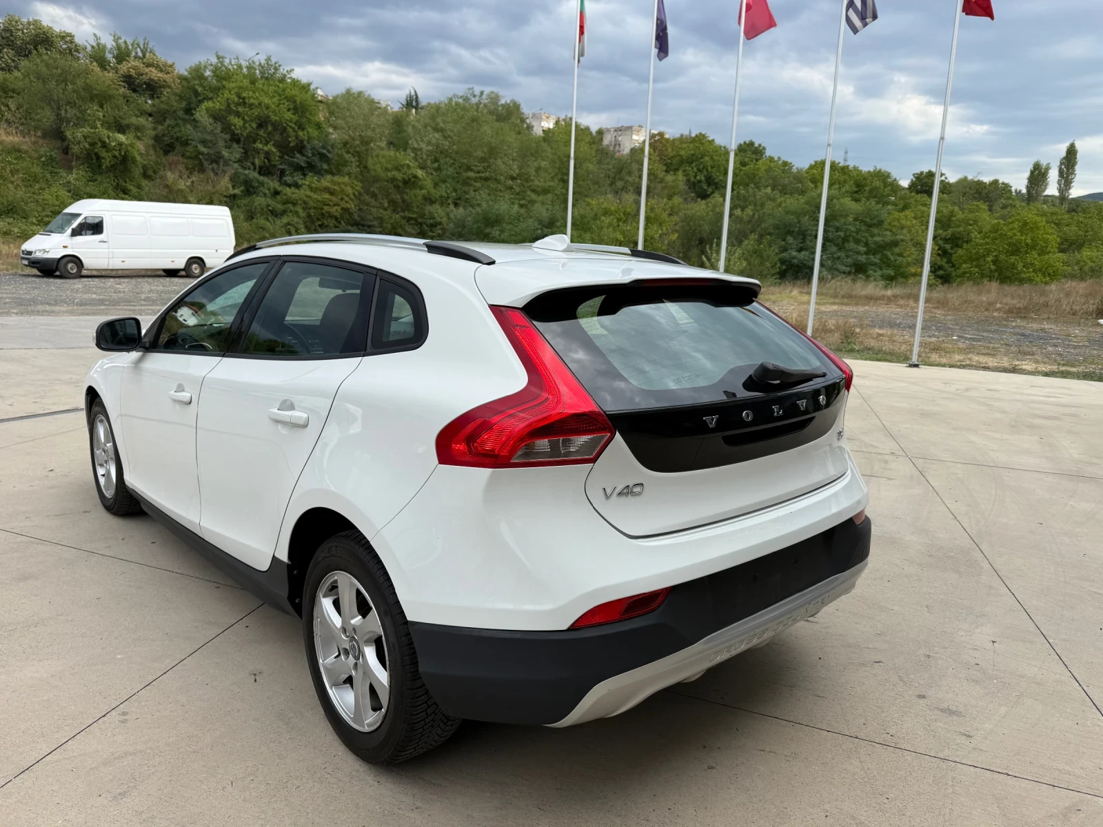Volvo V40 Cross Country Уникат - изображение 3