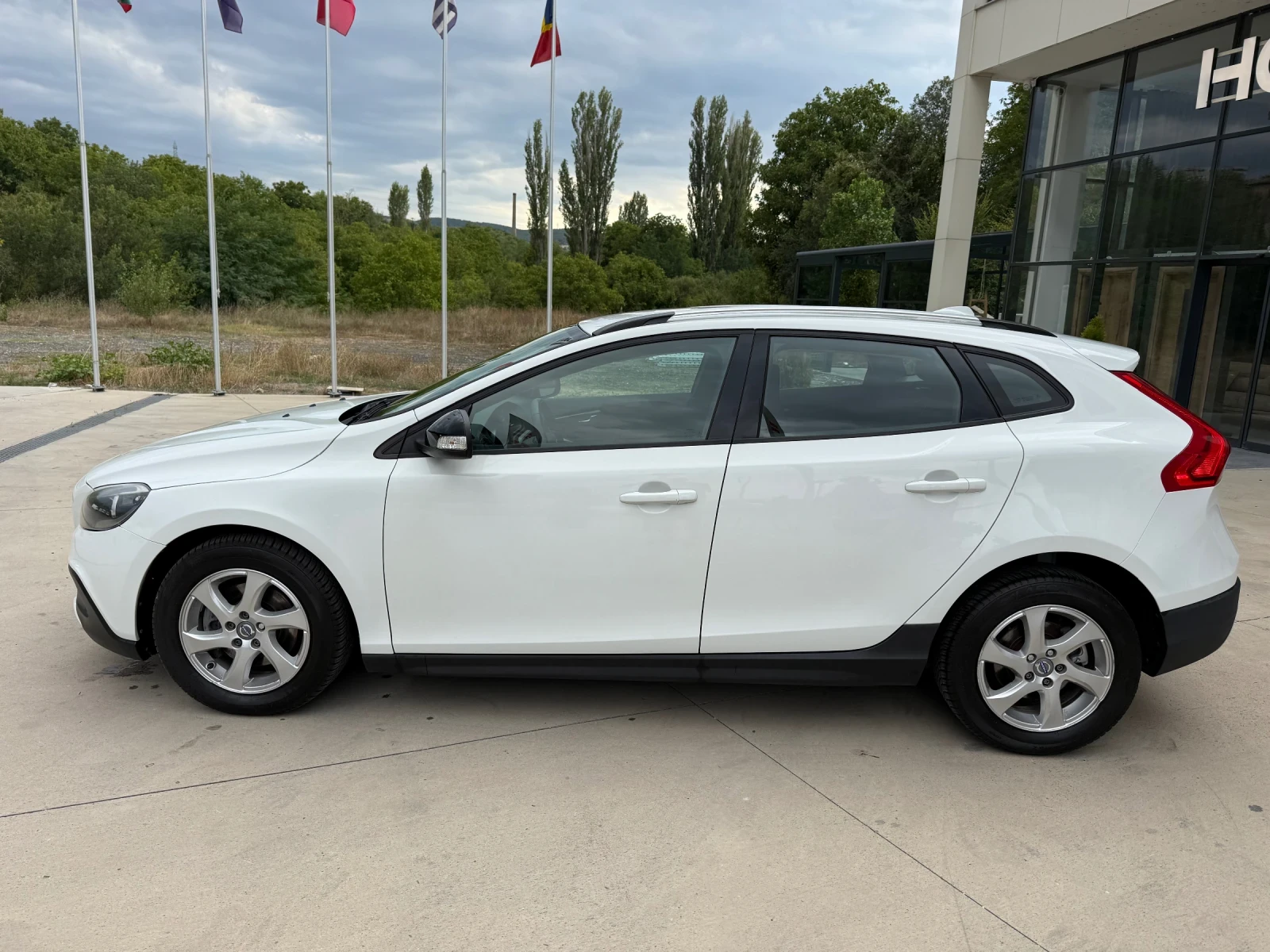 Volvo V40 Cross Country Уникат - изображение 2