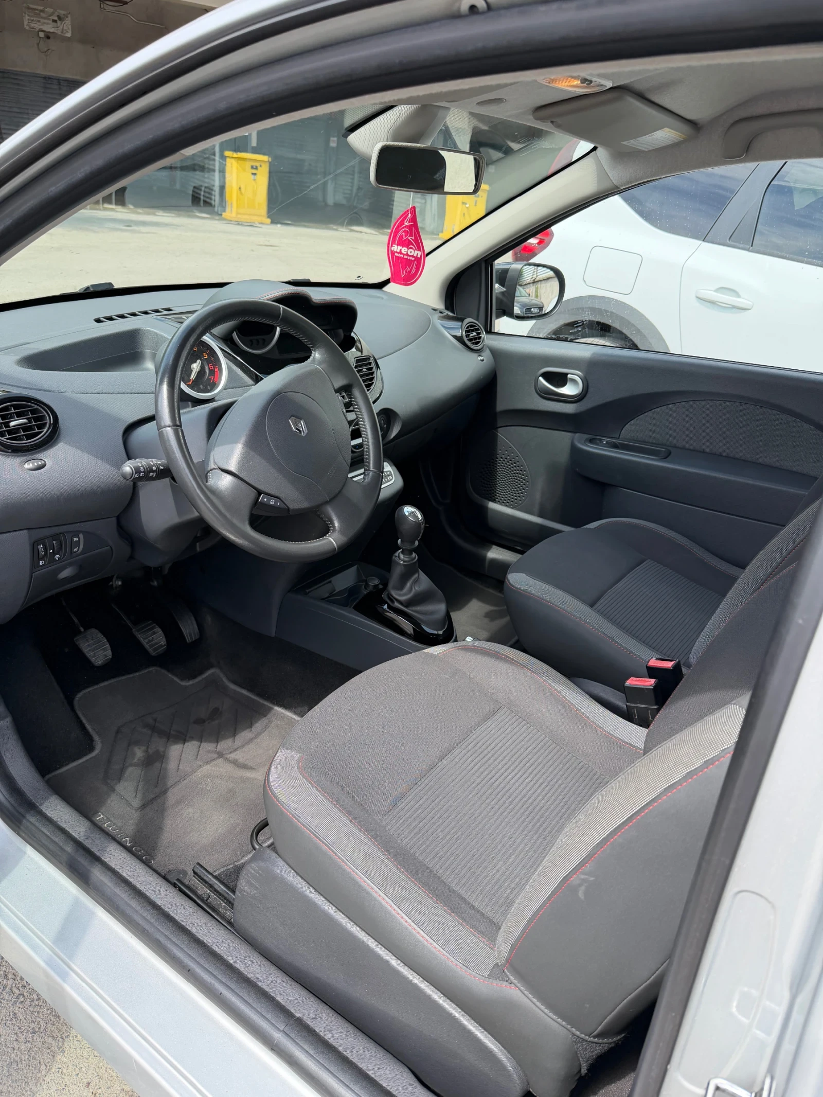 Renault Twingo 1.2, снимка 7 - Автомобили и джипове - 51937514