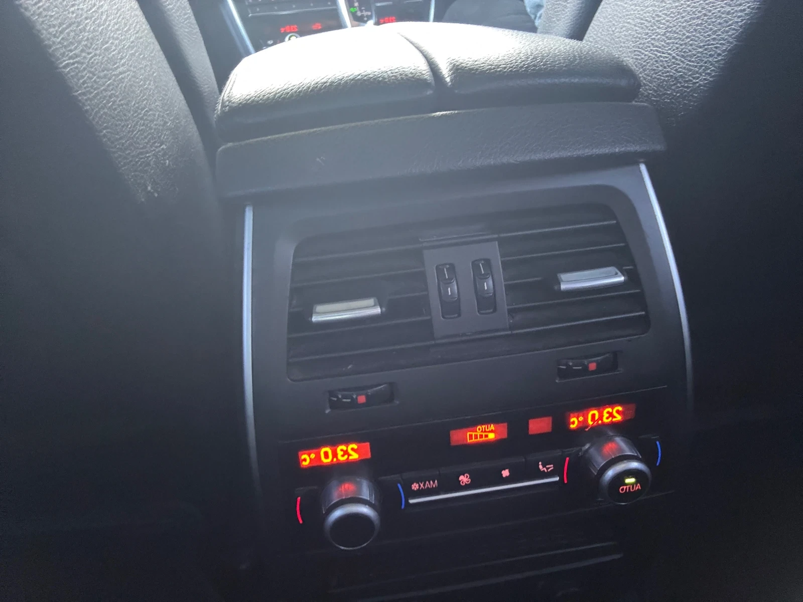 BMW 5 Gran Turismo  - изображение 8