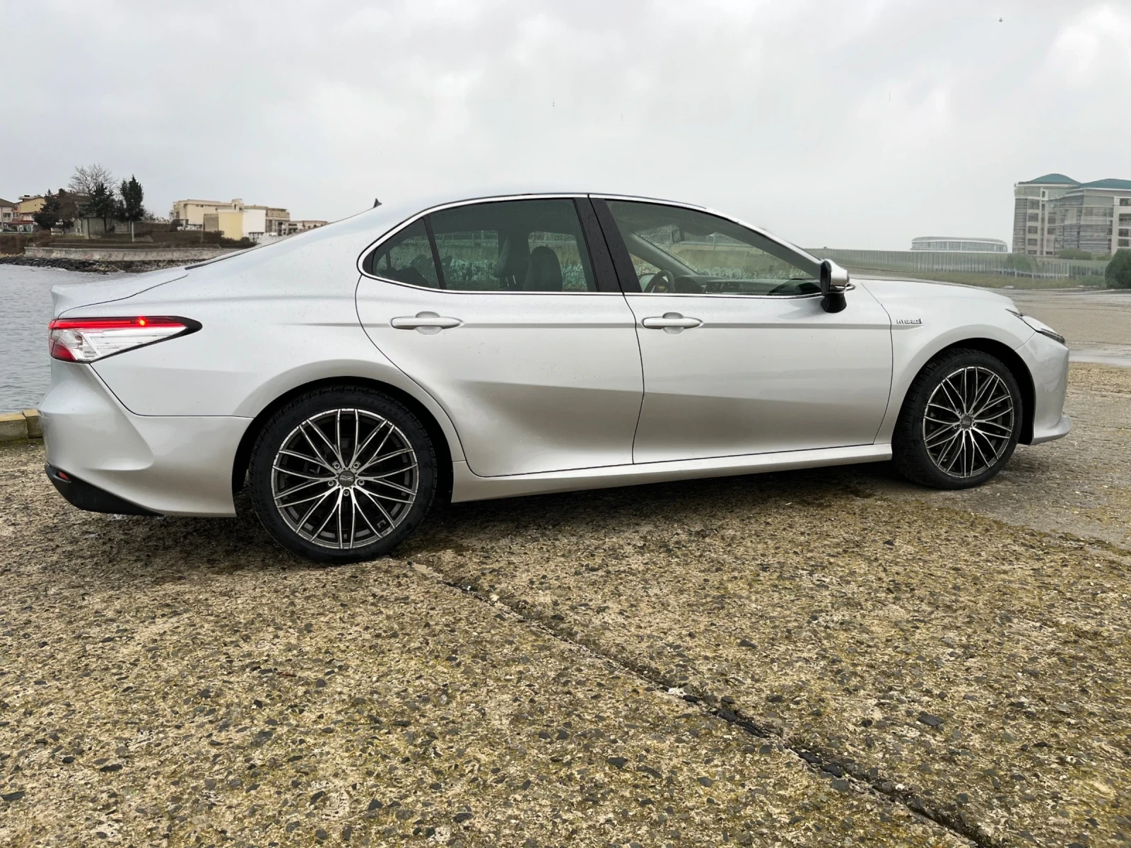 Toyota Camry Нов Внос Германия/камера/реални километри - изображение 4