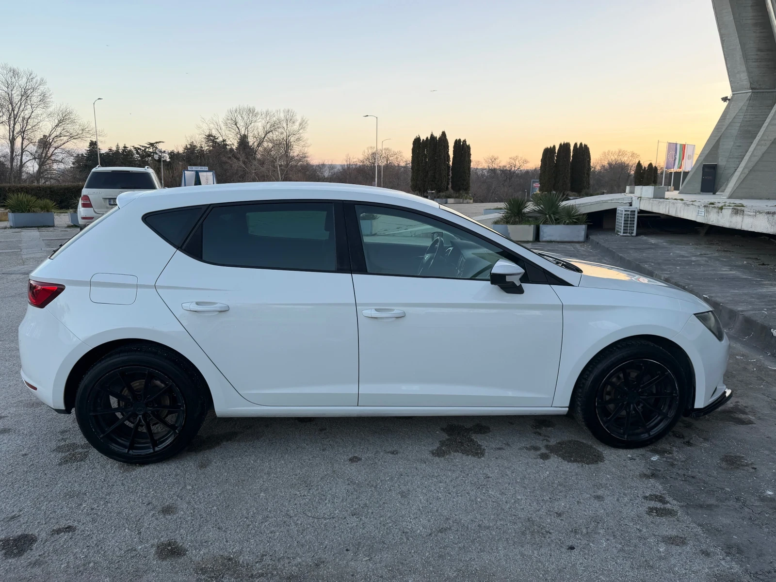 Seat Leon 1.4 TGi бензин/природен газ фабрично, снимка 4 - Автомобили и джипове - 53826148