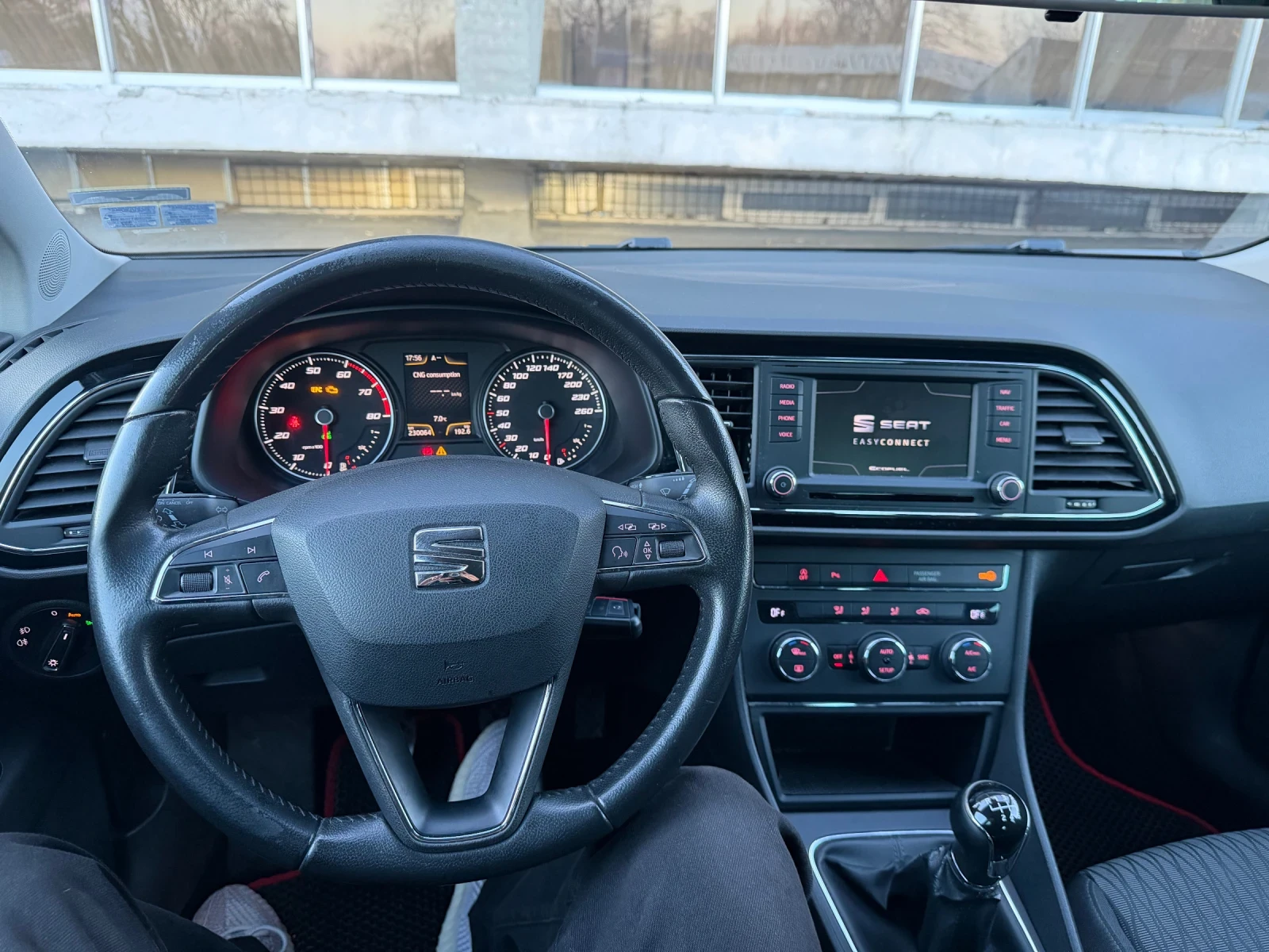 Seat Leon 1.4 TGi бензин/природен газ фабрично, снимка 7 - Автомобили и джипове - 53826148