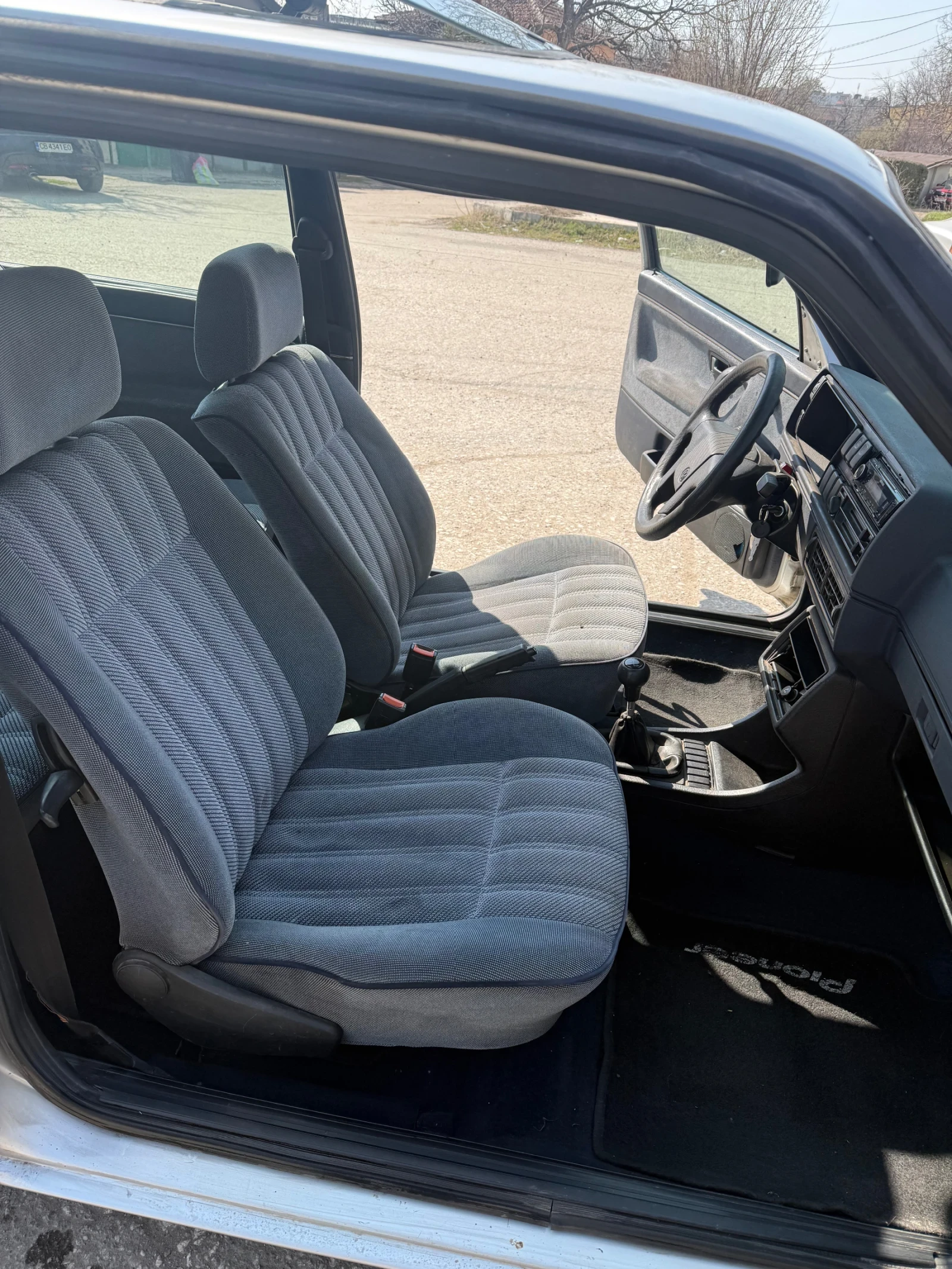 VW Golf 1.6, снимка 9 - Автомобили и джипове - 53862894