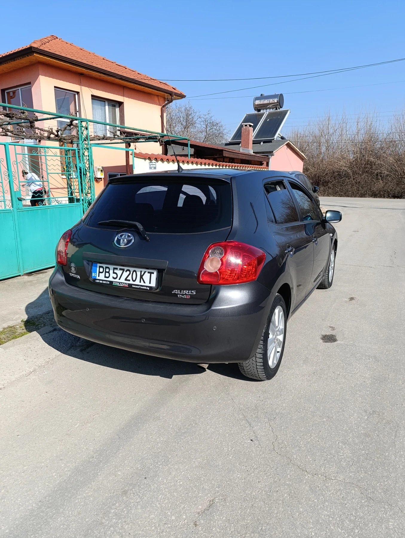 Toyota Auris, снимка 3 - Автомобили и джипове - 53991869
