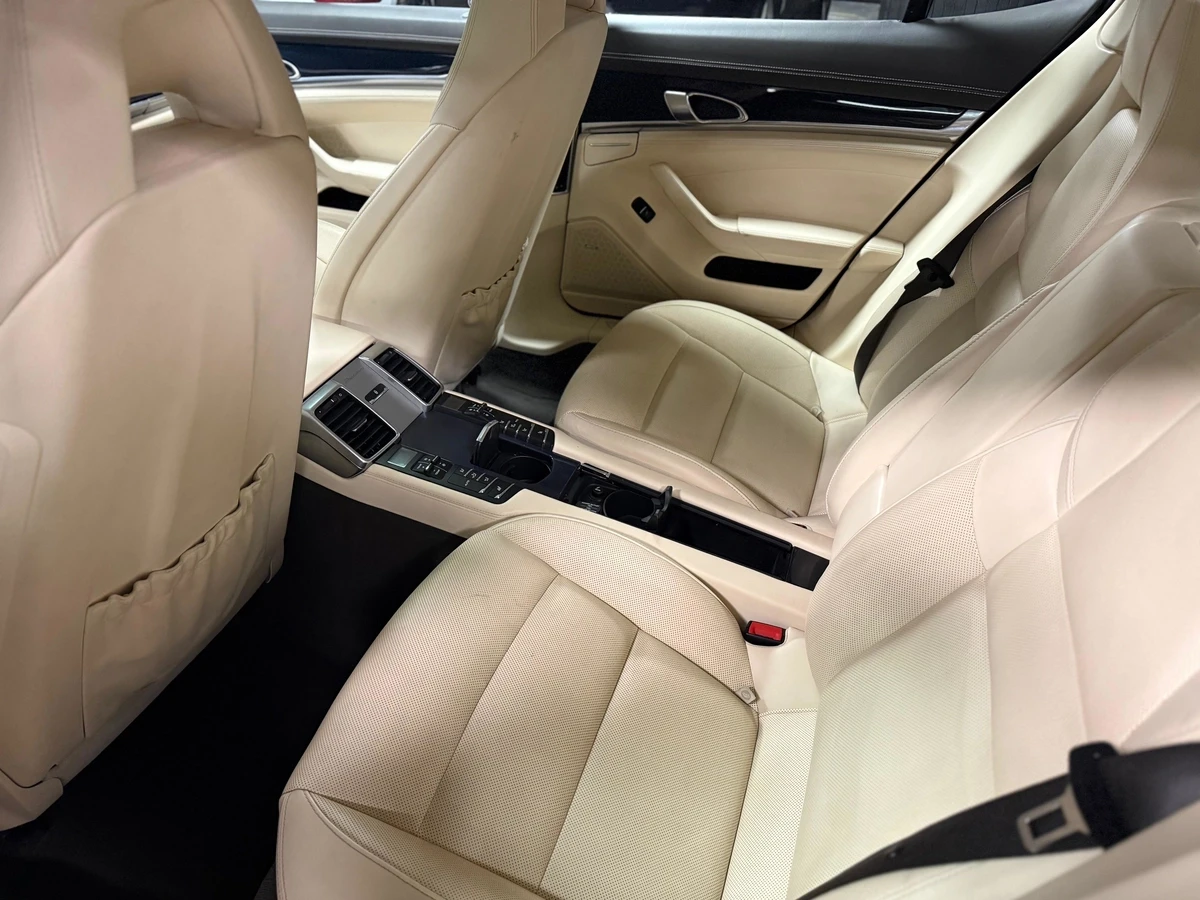 Porsche Panamera 4S* AWD* BOSE* ПАНО* ПОДГРЕВ* КАМЕРА* , снимка 8 - Автомобили и джипове - 54045659