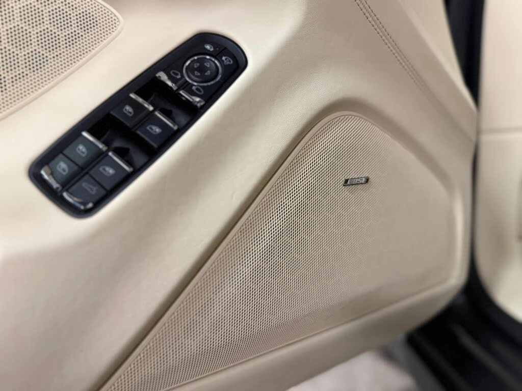 Porsche Panamera 4S* AWD* BOSE* ПАНО* ПОДГРЕВ* КАМЕРА* , снимка 11 - Автомобили и джипове - 54045659